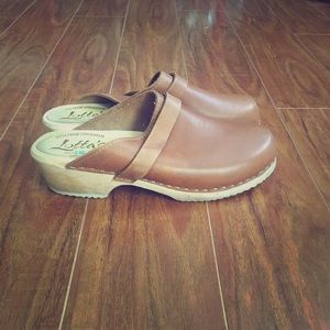 Lotta from Stockholm classic tan clogs 40
